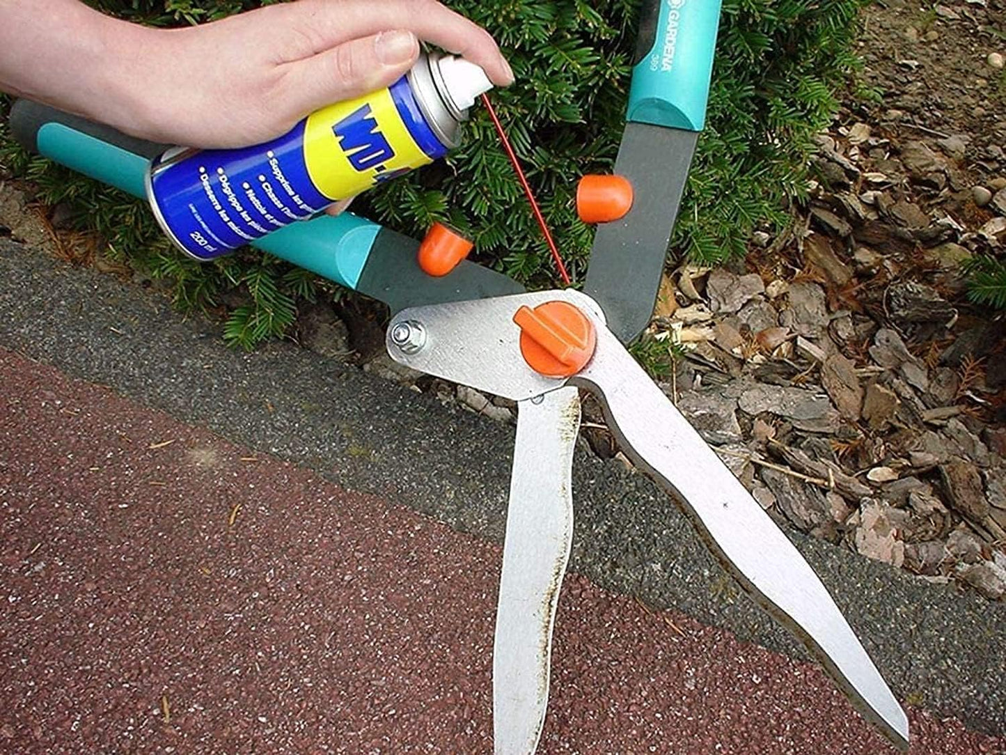 WD-40 Multi Use Product 24 pcs – All-Purpose Lubricant, Rust Remover & Moisture Repellent for Home, Auto & Industrial Use